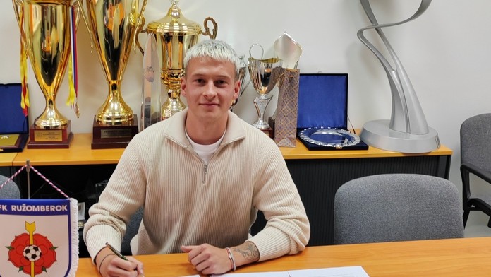 Mladý futbalista Adam Tučný predĺžil zmluvu s Ružomberkom.