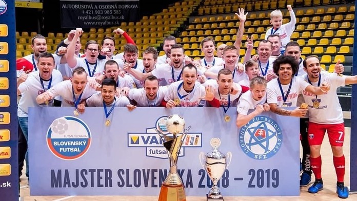 Darina Lenártová a Monika Jankovská.