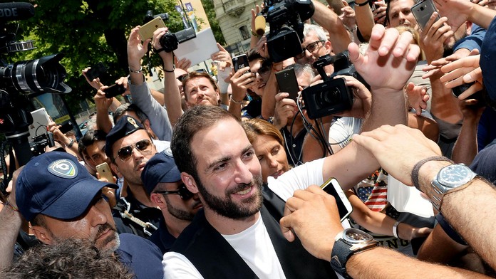 Gonzalo Higuaín prestúpil do Juventusu Turín.