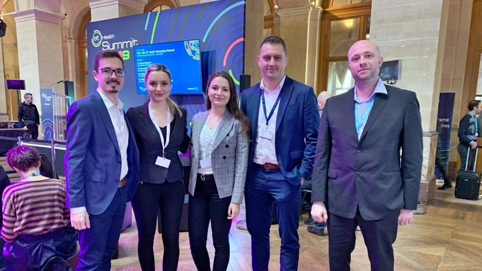 Víťazný tím zo slovenského startupu Face Rehab v Paríži 2019.