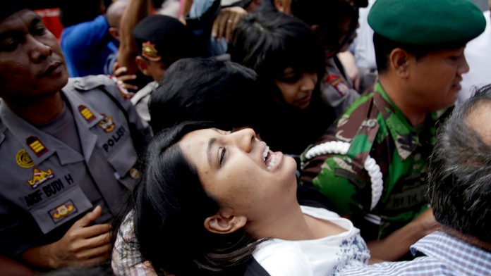 Sestra Myurana Sukunara skolabovala