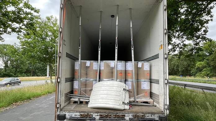 Ako tikajúca bomba: V Nemecku zadržali zdrogovaného Čecha, ktorý prevážal 10 ton výbušnín