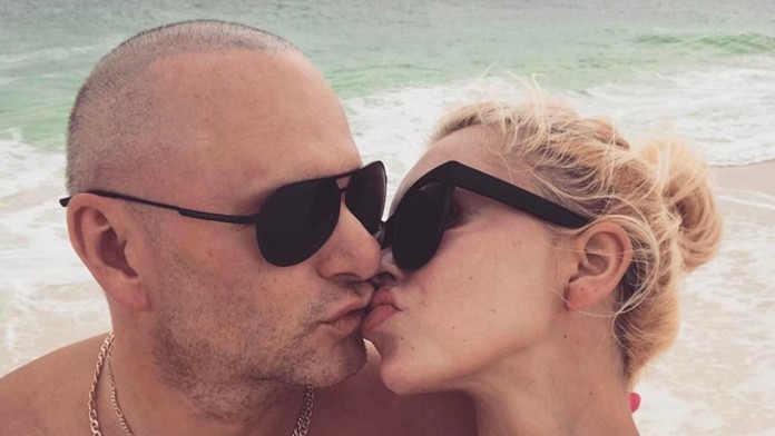 Mia Bella na dovolenke s priateľom