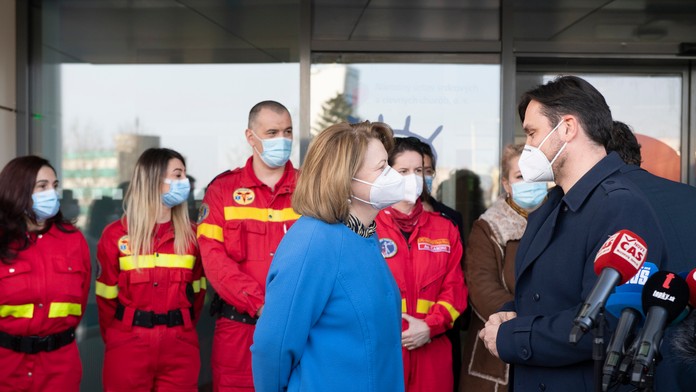 A čo hovoríte na herečku v okuliaroch?