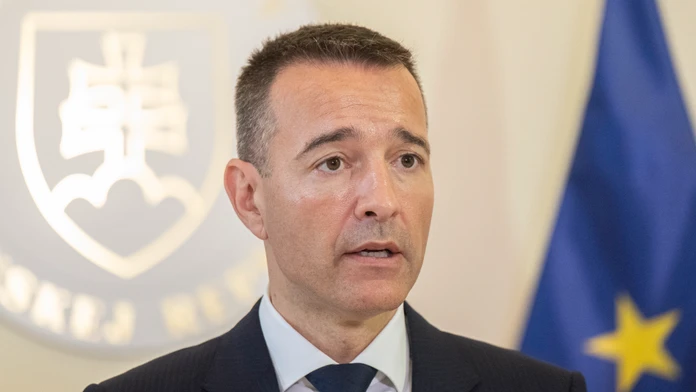 Hra na neutralitu je nebezpečná, varuje Drucker. Koalícia podľa neho naháňa voličov Republiky