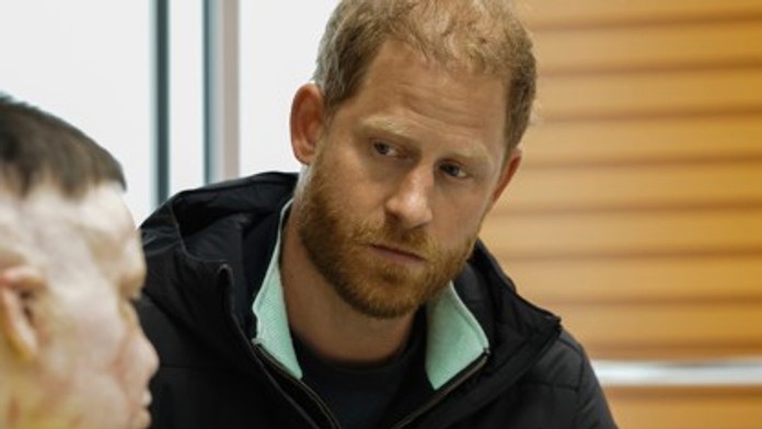 Na snímke princ Harry, ktorý navštívil Ukrajinu.