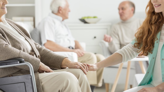 Alpský lyžiar Johan Clarey v zjazde v Soldeu.