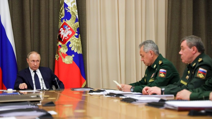 Poradcovia Putina vraj nehovoria prezidentovi pravdivé informácie o vojne. Kremeľ to popiera