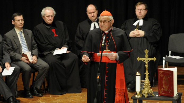 Kardinál Vlk na archívnej snímke