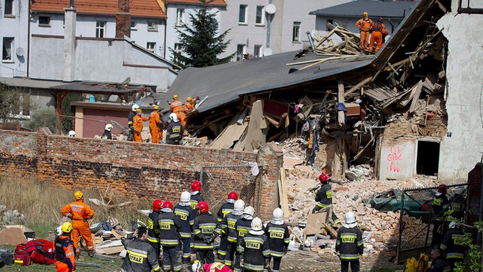 Zrútený dom v poľskom meste Świebodzice. 