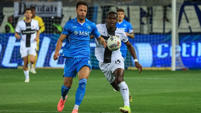 Neapol aj Inter len remizovali, o majstrovi Talianska rozhodne posledné kolo