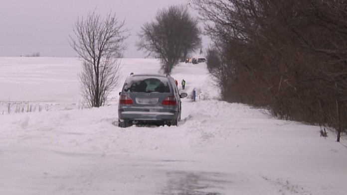 Zafúkaná cesta na Zemplíne.