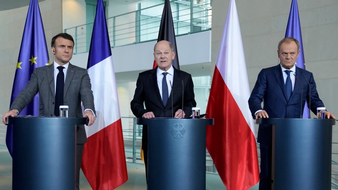 Macron: Na Ukrajine bude možno v určitom bode potrebné vykonať pozemné operácie