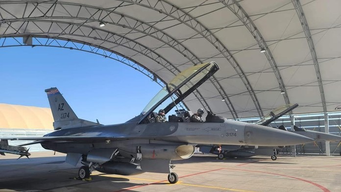 Stíhačka F16.
