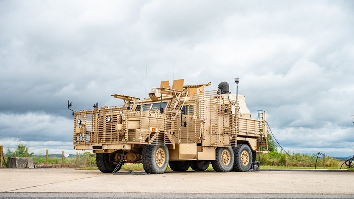 Zbraň, ktorá zmení vedenie vojny. Britská armáda úspešne otestovala svoj „bič na drony“