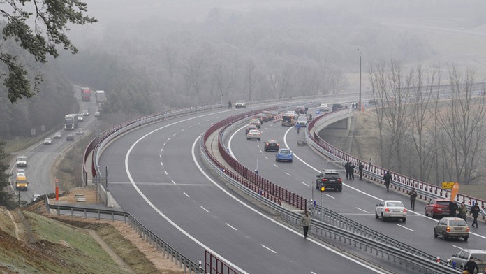 Úsek diaľnice D1 Fričovce – Svinia v okrese Prešov.