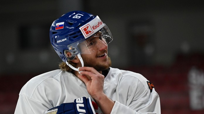 Je iné hrať so slovenským znakom na hrudi ako za nejaký tím v Amerike. Keď ide o repre, Regenda neváha