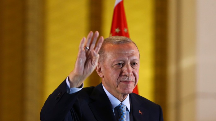Turecký prezident Recep Tayyip Erdogan máva priaznivcom.
