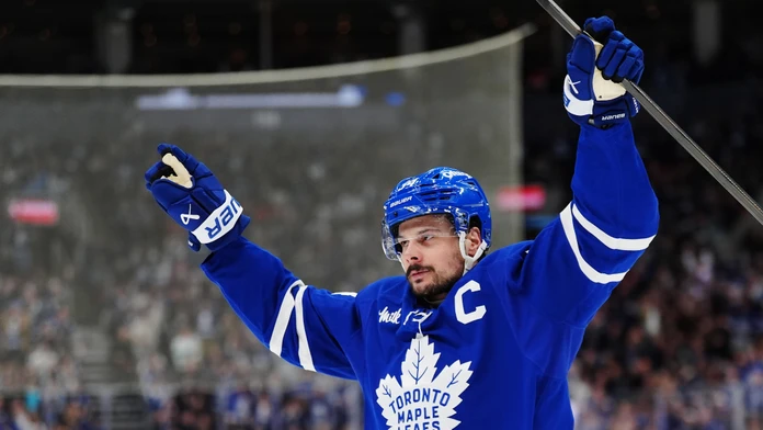 VIDEO: Auston Matthews pomohol hetrikom k veľkému obratu. Na klubovú legendu Toronta mu chýba jediný gól