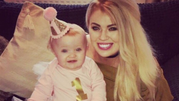 Arria takmer prišla o prst.