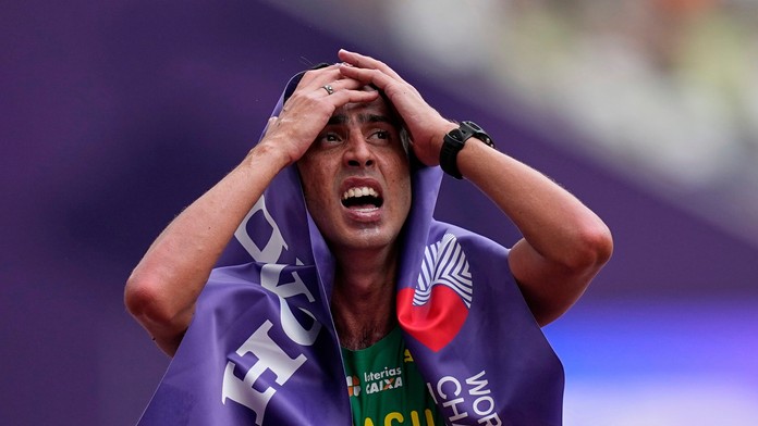 Brazílsky veterán Caio Bonfim sa konečne dočkal zlata. Slovák Dominik Černý v úvode viedol celý balík