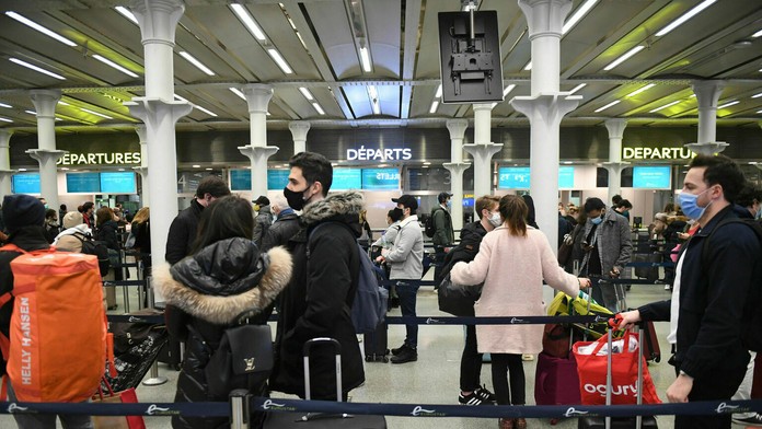 Rob Stewart vo filme Doma na Vianoce