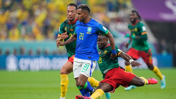 Aboubakar ukul senzáciu a nechal sa vylúčiť. Afrika však v osemfinále tretí tím mať nebude