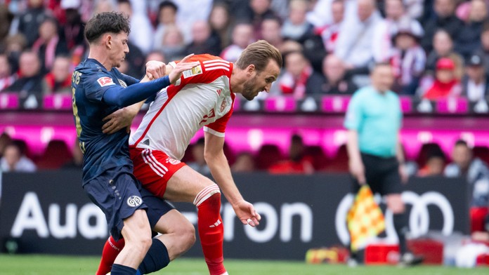 Bayern deklasoval Mainz, hetrikom sa blysol Kane. Dortmund sa vďaka výhre posunul na štvrté miesto