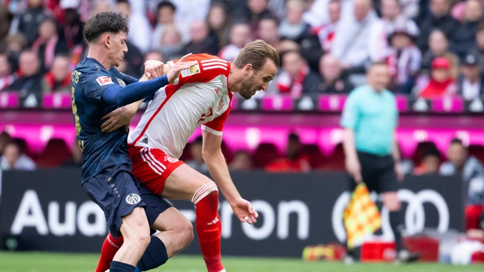 Bayern deklasoval Mainz, hetrikom sa blysol Kane. Dortmund sa vďaka výhre posunul na štvrté miesto