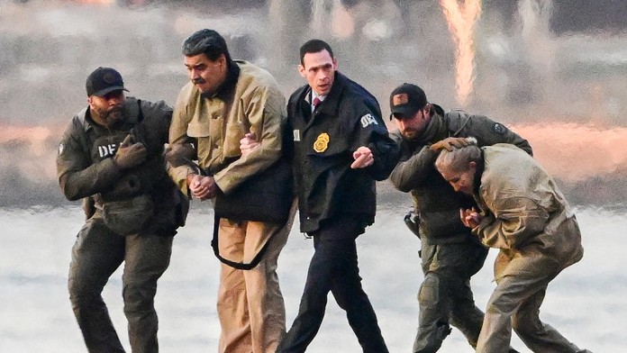 Madura s manželkou eskortovali na newyorský súd, kde si vypočujú text obžaloby