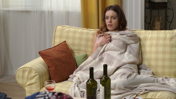 Biatlonistka Lisa Vittozziová v cieli vytrvalostných pretekov na MS v Östersunde.