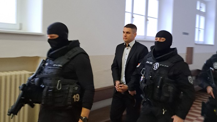 Príchod Adama Puškára na súd