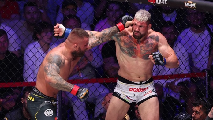 Termín rozhodujúceho zápasu Vémola - Végh je potvrdený. Trilógiu zakončia na futbalovom štadióne