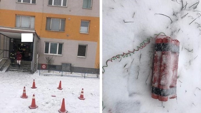 Lane Scheidl z Nitry oslavuje gól na ľade Trenčína.