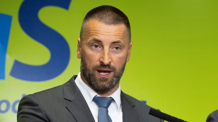 Viskupič napokon nebude kandidovať za predsedu SaS. Oznámil, že podporí Gröhlinga
