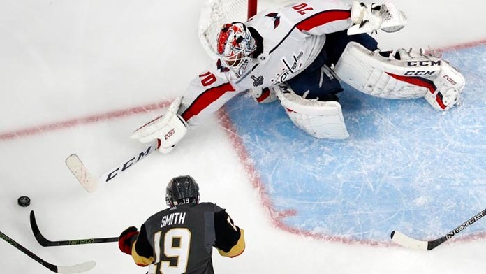Hokejisti Washingtonu Capitals vyhrali v druhom dueli finále play off NHL na ľade Vegas Golden Knights.