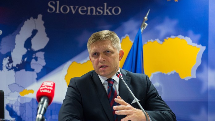 Premiér Robert Fico reční počas tlačovej konferencie na mimoriadnom summite EÚ o migrácii a utečeneckej kríze v sídle Európskej 