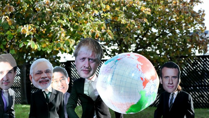 Aktivisti na klimatickom samite v Glasgowe