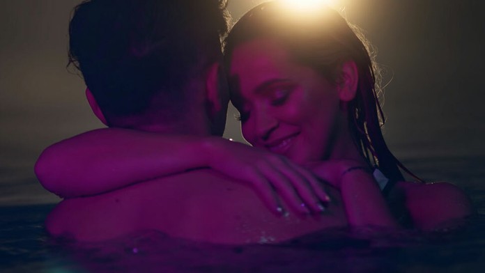 Úplné zatmenie Mesiaca v supersplne v Marseille.