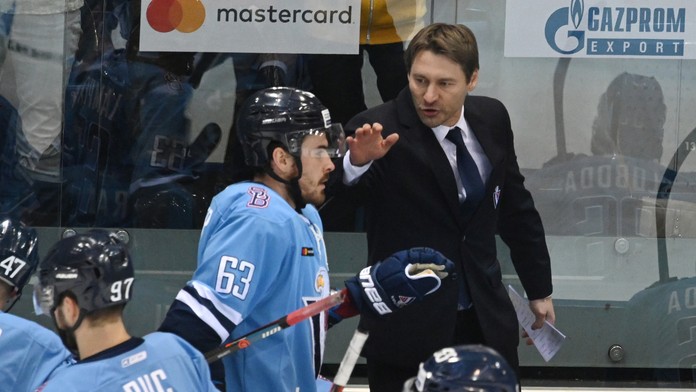 Kouč Slovana Bratislava Vladimír Országh v zápase s Dinamom Minsk.
