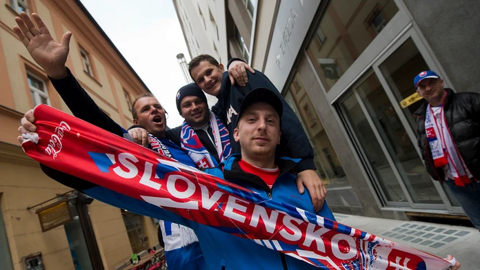Slovenskí fanúšikovia v Ľubľane.
