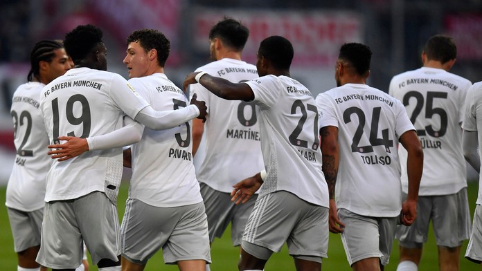 Redaktora počas živého vstupu naháňalo prasa.