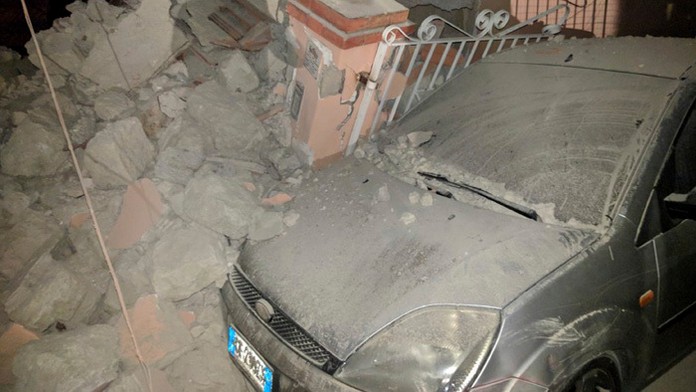 Zemetrasenie na Ischii.