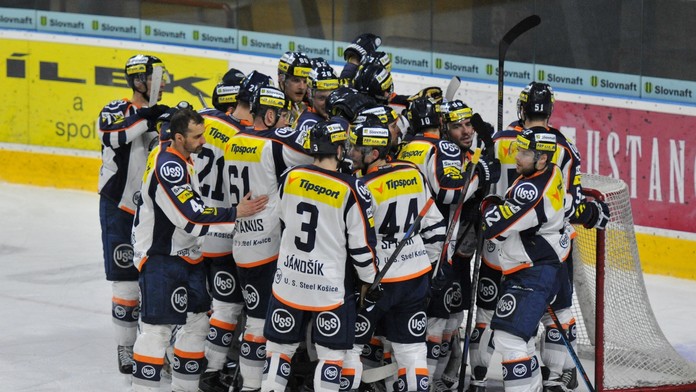 Košičania oslavujú víťazstvo a postup.