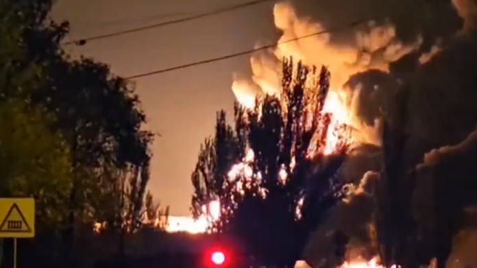 VIDEO: Továrňou na výrobu munície v Rusku otriasol výbuch. Hlásia tri obete