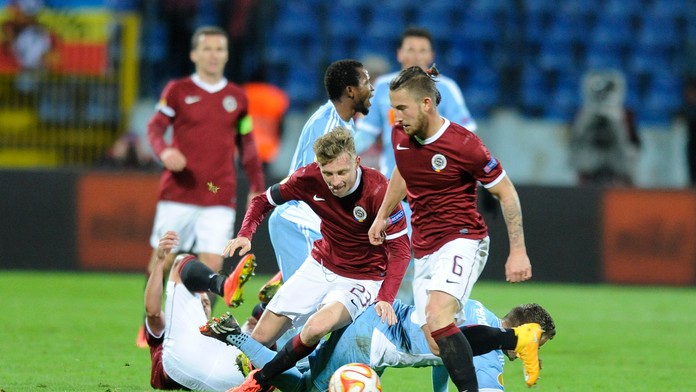 Ladislav Krejčí (v strede) na archívnej snímke.