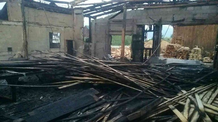 Z hladiny Dunaja zdvíhajú potopenú výletnú loď