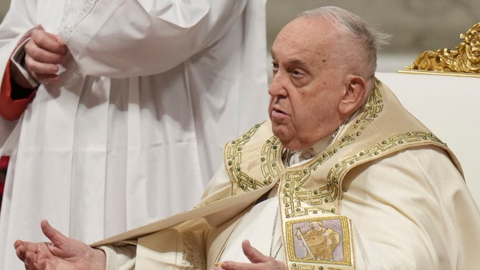 Pápež otvoril Svätú bránu. Vyzval na premenu sveta sužovaného chudobou, otroctvom a konfliktmi