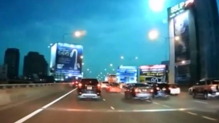 Ohnivá guľa im preletela priamo ponad hlavu