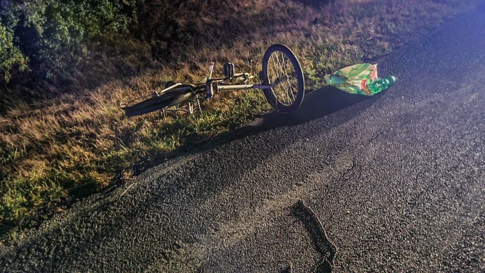 Zábery na zničený bicykel po tragickej nehode v okrese Trebišov.
